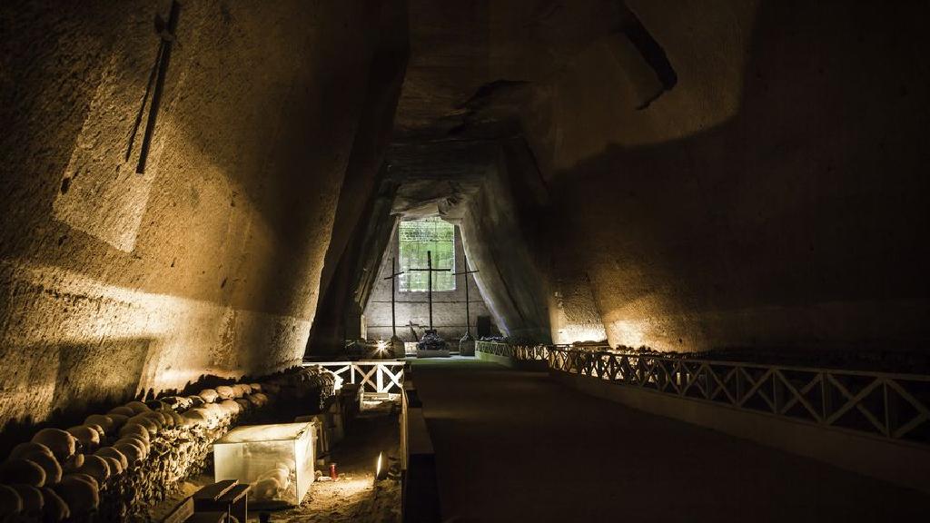如何参观罗马和西西里的地下墓穴