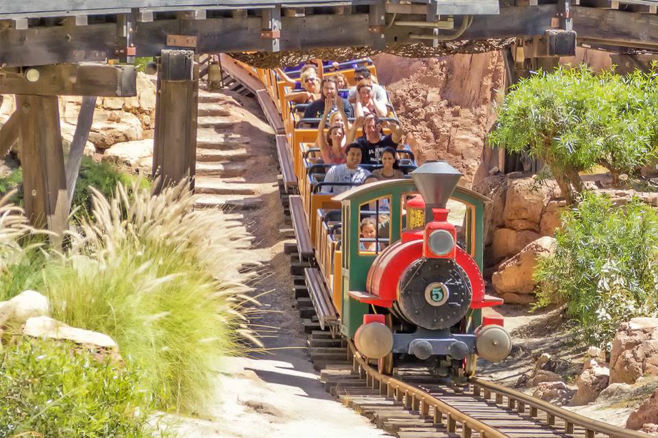 ディズニーランドのbig Thunder Mountain 知るもの