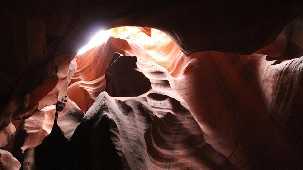 Интимдік фотосуреттердегі ерлердің пирсингтері